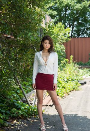 Nana Fukada K cup asian star strips nude in the middle of the road