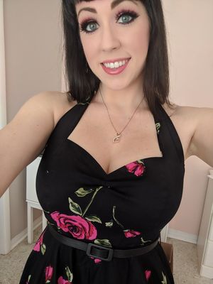 Kayla Kiss Hot Candid Nudes