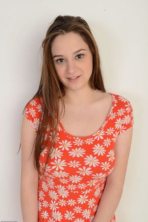 Elektra Rose Upskirt Pussy AMKingdom