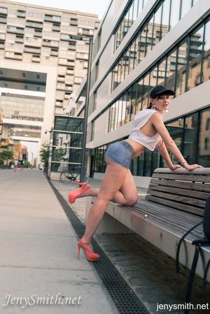 Jeny Smith Body Paint