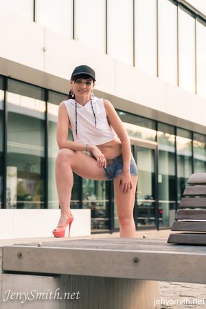 Jeny Smith Body Paint