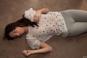 Olive Southard Brunette Leggings Babysitter Zishy