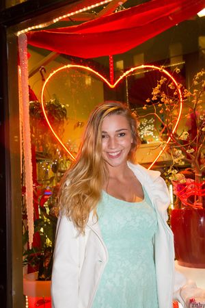 Kendra Sunderland Famous Girl Zishy