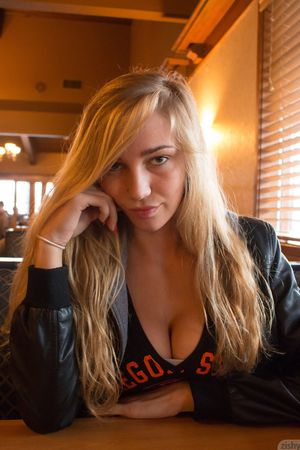 Kendra Sunderland Famous Girl Zishy