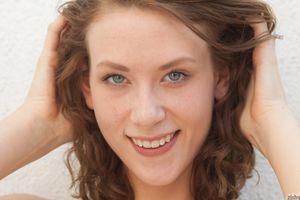 Anya Amsel Beautiful Smile Zishy