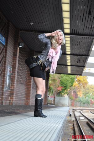 Kate Winn Public Pussy Play shaved pussy