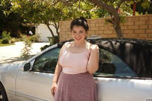 Carolina Munoz Cute and Curvy Zishy