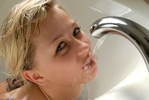 Teen Kasia Bubble Bath