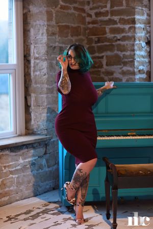 Galda Lou Tight Dress Curves