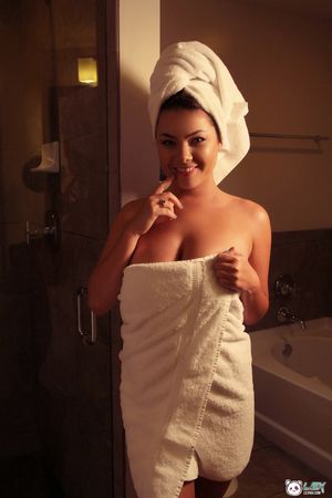 Lex Nai And The Two Towels