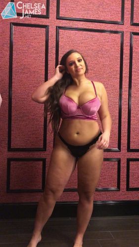 Chelsea James In The Dressing Room