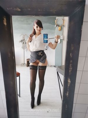 Jeny Smith Waiting For You To Come Nude Pics