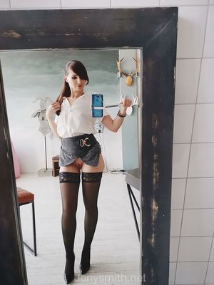 Jeny Smith Waiting For You To Come Nude Pics