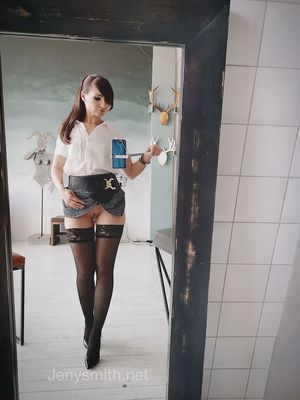 Jeny Smith Waiting For You To Come Nude Pics