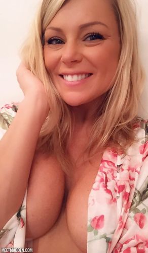 Meet Madden Roses Naked Selfies