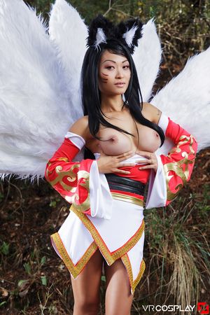 Anissa Kate and Pussy Kat Cream Of Legends Cosplay
