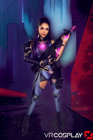 Madison Wilde in Valorant Reyna at VR Cosplay X