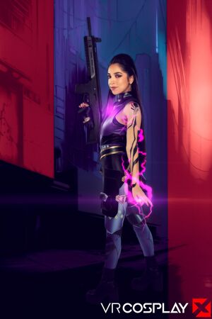 Madison Wilde in Valorant Reyna at VR Cosplay X