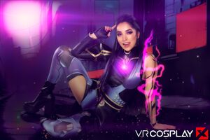 Madison Wilde in Valorant Reyna at VR Cosplay X