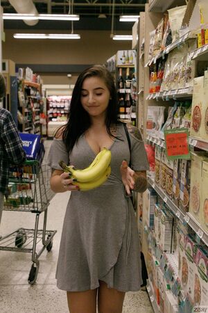 Sasha Apex in Going Publix at Zishy