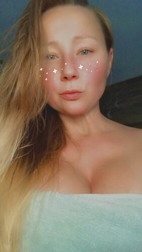 Sexy Pattycake in Monday Morning Selfies