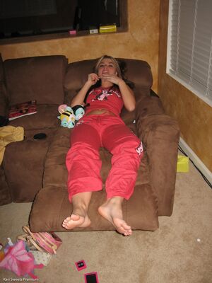 Kari Sweets in Purrfect Gift