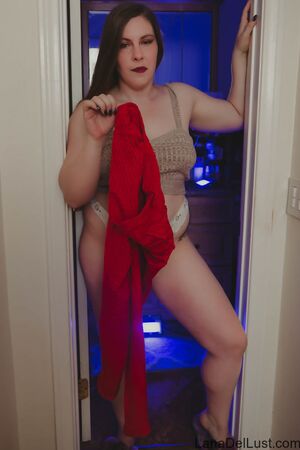 Lana Del Lust in The Blue Box