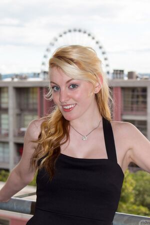 Wynne Leonard in That Seattle Place at Zishy