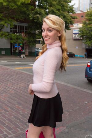 Wynne Leonard in That Seattle Place at Zishy