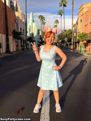 Sexy Pattycake in Summer Selfies