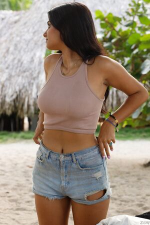 Lissa Mendez in Pina Con Arena at Zishy