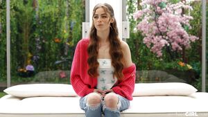 Renee in GND Wants Anal at Net Girl