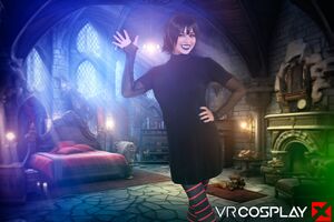 Scarlett Alexis in Hotel Transylvania at VR Cosplay X