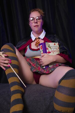 Lana Del Lust in Hogwarts Legacy Parody