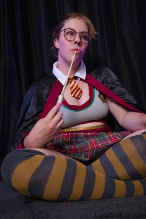 Lana Del Lust in Hogwarts Legacy Parody