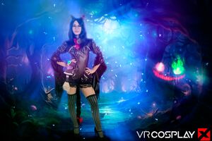Liz Jordan in Bayonetta Origins at VR Cosplay X
