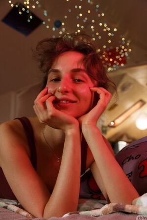 Vivi Kuanas in She Sees Stars on Zishy