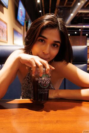 Reina Rae in Girls and Pizza at Zishy