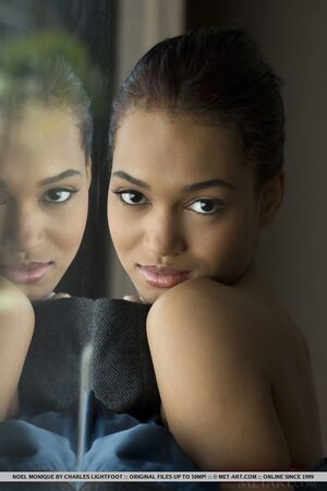 Noel Monique in Syllan at Met Art