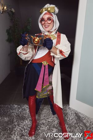 Katie Kush in Tears Of The Kingdom Purah at VR Cosplay X