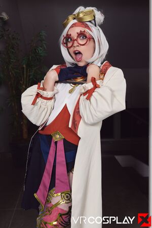 Katie Kush in Tears Of The Kingdom Purah at VR Cosplay X