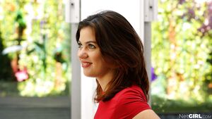 Ellie in Returns at Net Girl