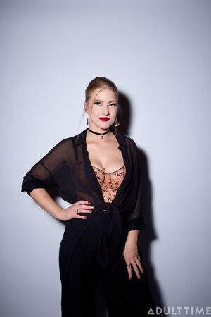 Octavia Red in How Women Orgasm at Adult Time