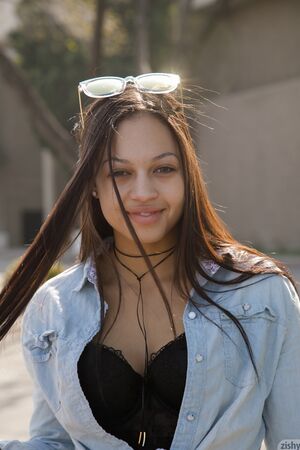 Karissa Kane in Malls R Dead at Zishy