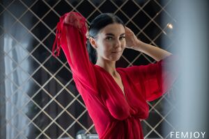 Simone in Romantic Bath at Femjoy