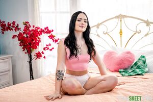 Imani Valor in Poking Fun at Exxxtra Small