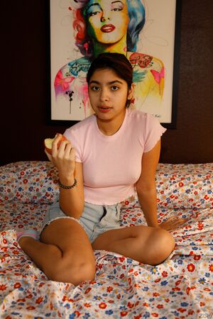 Hazel Heart in Them Apples at Zishy