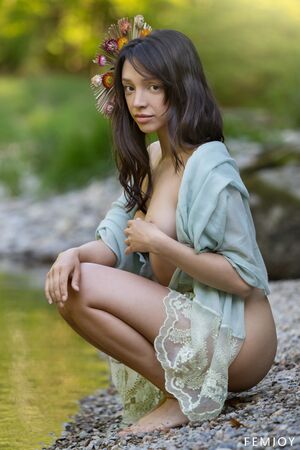 Olivia Linz in Ufer at Femjoy