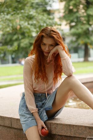 Kari Pitinova in Arm Wrestles Wife at Zishy