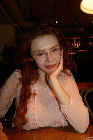 Kari Pitinova in Arm Wrestles Wife at Zishy